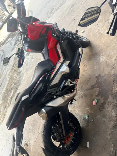 Vende-se Honda x-adv 750