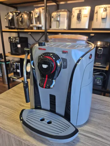 Maquina de cafe expresso italiana impecavel Saeco