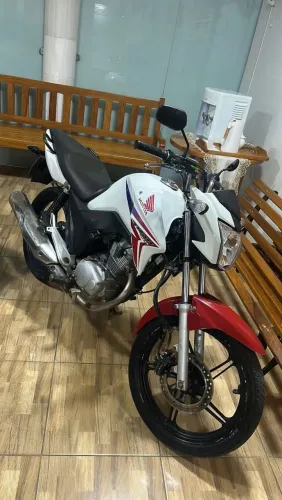 Vendo moto com 150