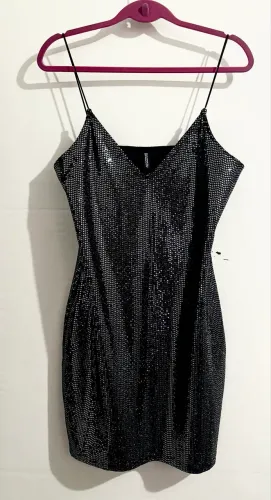 Vestido justo com brilho  