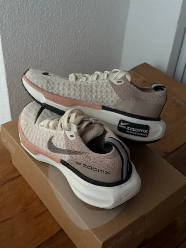 Tênis Nike ZOOMX Invincible Run 3