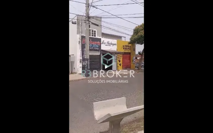Barracão com comércio