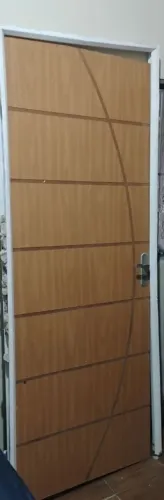Porta madeira retirada parede 