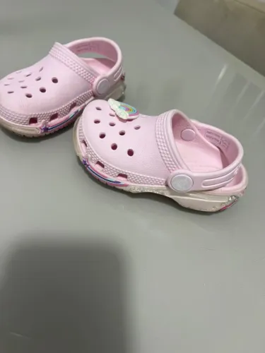 Sandália Crocs Classic Star Sparkle Shaker Clog Infantil PINK MILK 24