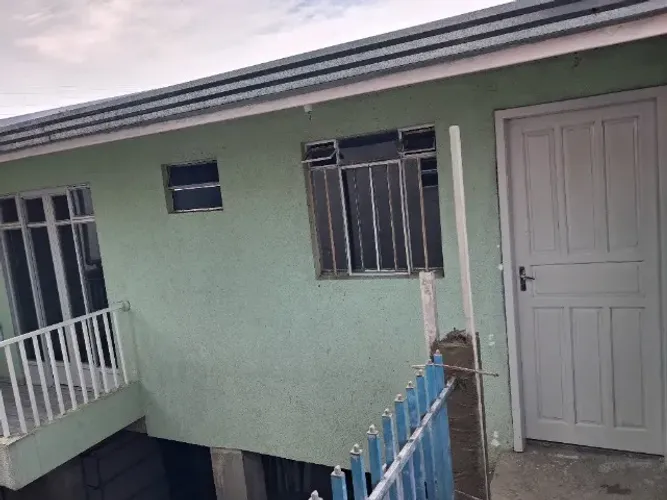 Alugo casa
