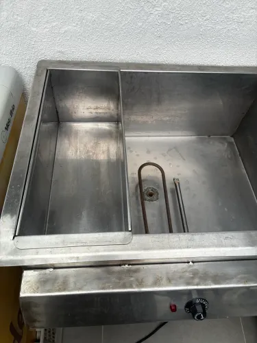 Desenformadora de Picolé com Cuba para Banho de Chocolate - Inox