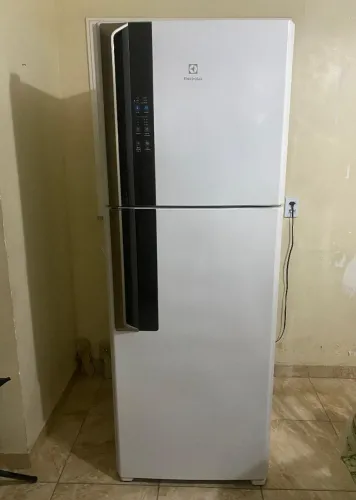 Geladeira Eletrolux Frost perfeita com garantia