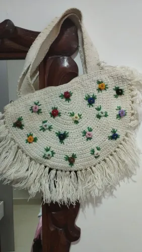 Bolsa Artesanal em Crochê