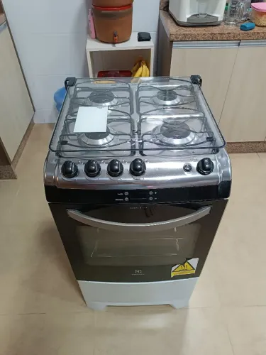 Vendo fogão Eletrolux pouco usado