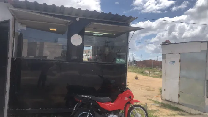 Vendo trailer todo em ACM.