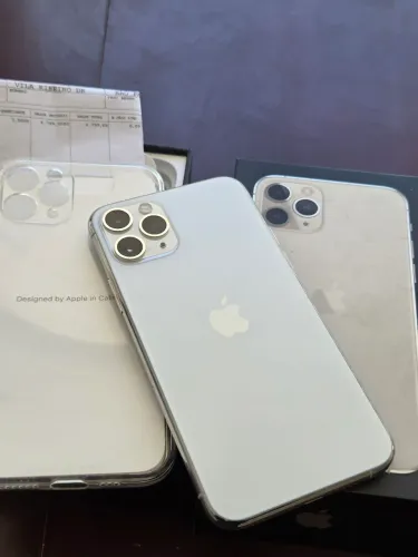 iPhone 11 Pro novíssimo bateria 93%
