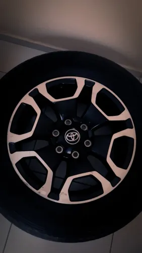 Aro de liga leve Hilux 2025