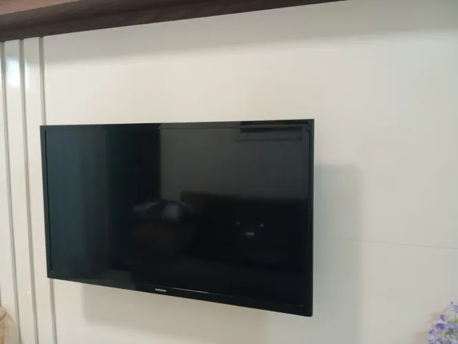 Televisão 32 polegadas(não é smartv)