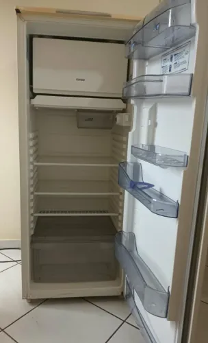 VENDO GELADEIRA CONSUL 310L ÓTIMO ESTADO DEGELO MANUAL