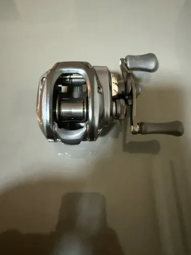 Carretilha de pesca SLX 70 dc HG