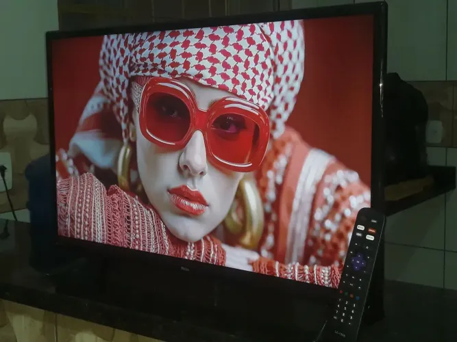 tv 32 smart todos apps semi nova pé controle philco roku entrego *