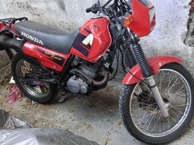 Honda NX 200