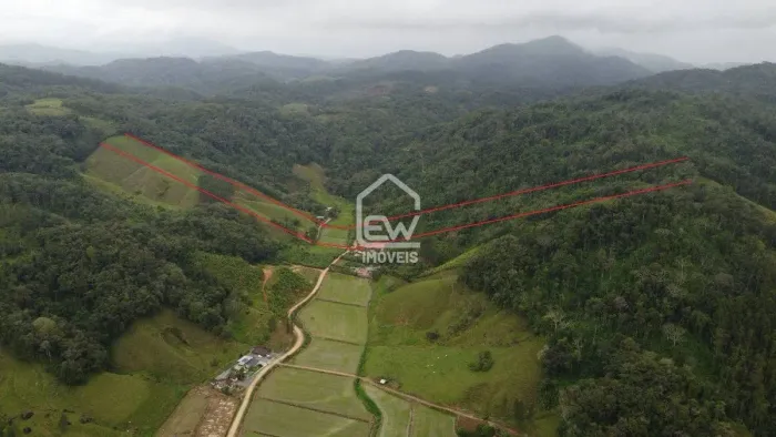 Terreno com Área Total de 102.000m² em Massaranduba, SC