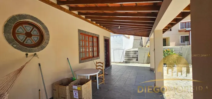CASA À VENDA E LOCAÇÃO EM ATIBAIA