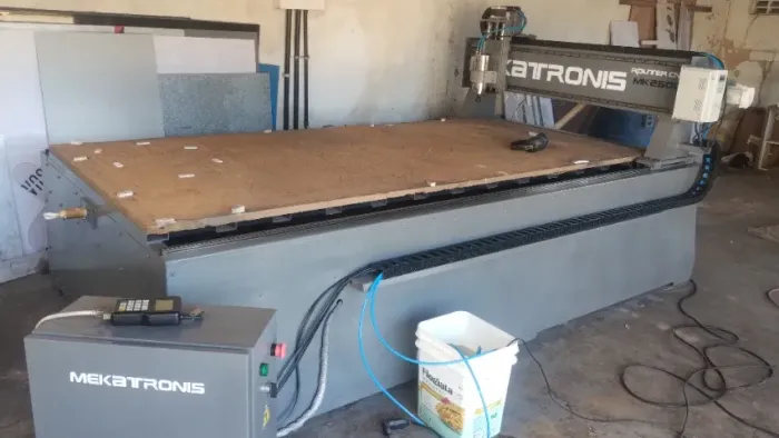 Ganhe dinheiro com uma Router CNC !!! Cortes em ACM, PVC , Madeira, Alumínio, etc