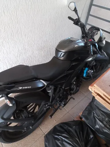 Bajaj Dominar 160 novíssima