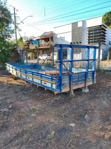 Carroceria de madeira 2,20x5,50m