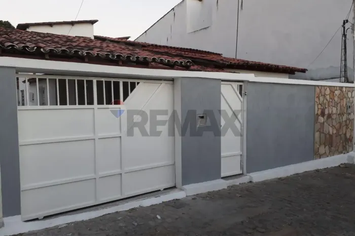 "Casa Ampla e Charmosa Próxima à UESB em Jequié"