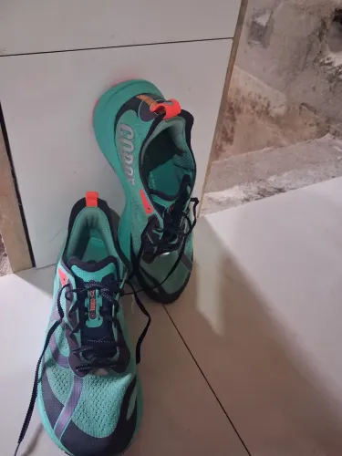 Tênis corre 4