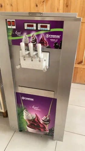 Máquina sorvete e açaí expresso