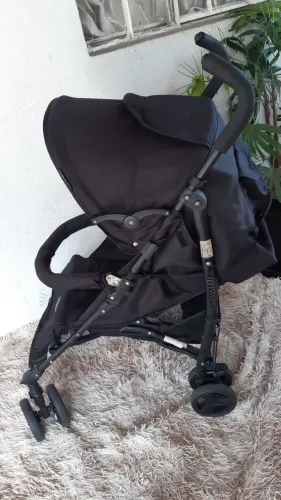 Carrinho de bebê passeio Burigotto higienizado já