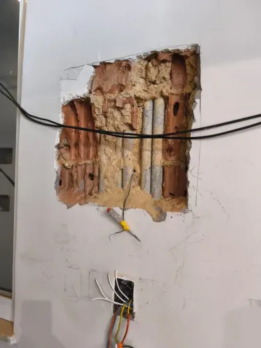 Ajudante Pedreiro pintor eletricista com Mei