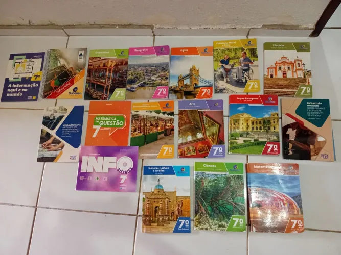 Kit 7°ANO Editora Sucesso 2026. Retirada em fortaleza. Usado somente 5 meses.