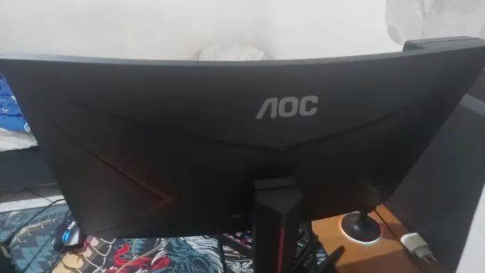 Monitor aoc 27 pol 240 hz amd fresync premium 0.5 de resposta