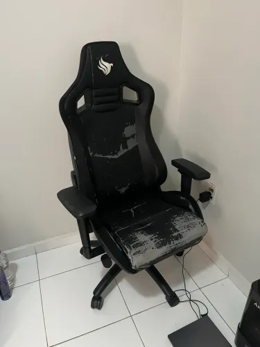Cadeira gamer pichau