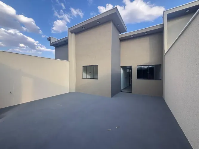 Casa à venda em Rio Verde com espaço aconchegante, acabamento moderno, ótima localidade e