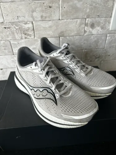 SAUCONY ENDORPHIN SPEED 3 - TAM 43