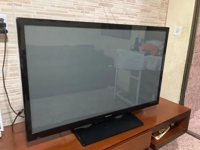 Samsung Plasma TV de 43 polegadas.