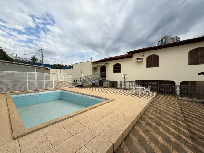 Ampla casa para uso comercial - Jardim São Luiz