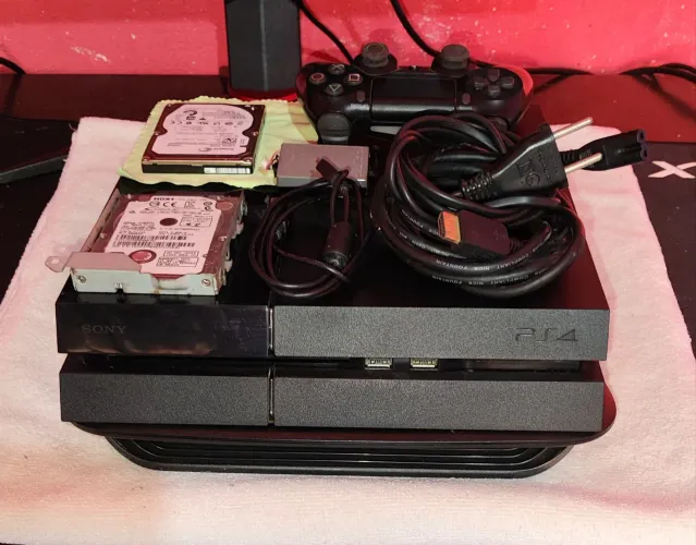 PS4 FAT ( PRA CONSERTO OU RETIRADA DE PEÇAS )