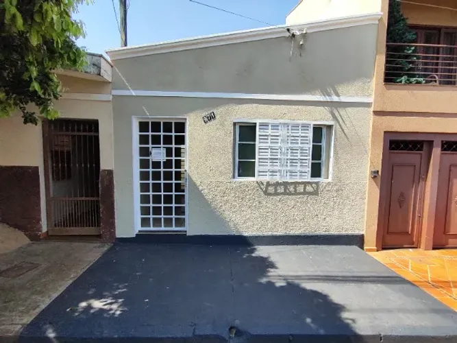 ALUGO/VENDO CASA TÉRREA - A QUATRO MINUTOS DO CAMPUS DA USP