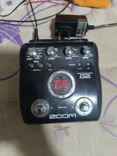 Pedaleira zoom g2