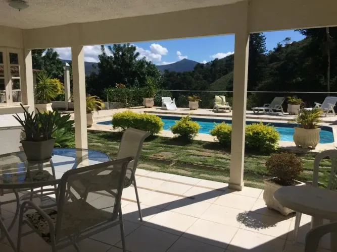 NOGUEIRA - CASA EM LOCALIZAÇÃO NOBRE