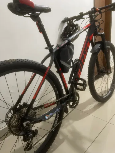Bicicleta bike aro 29 T19 First, 1/11 suspensão ar