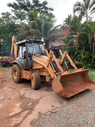 Retroescavadeira Case 4x4