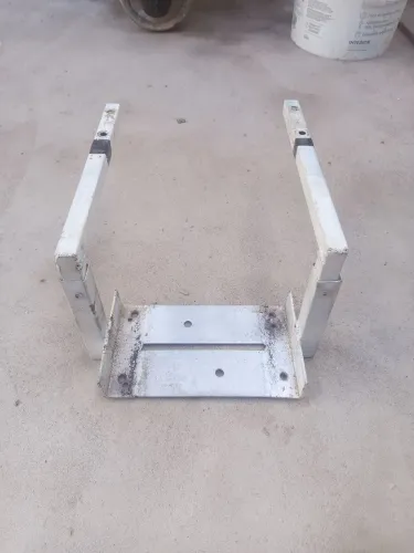 Suporte suspenso para motor de portão