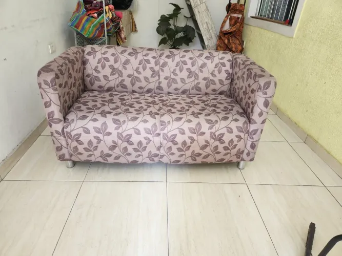 Sofá 2 lugares Tok & Stok.