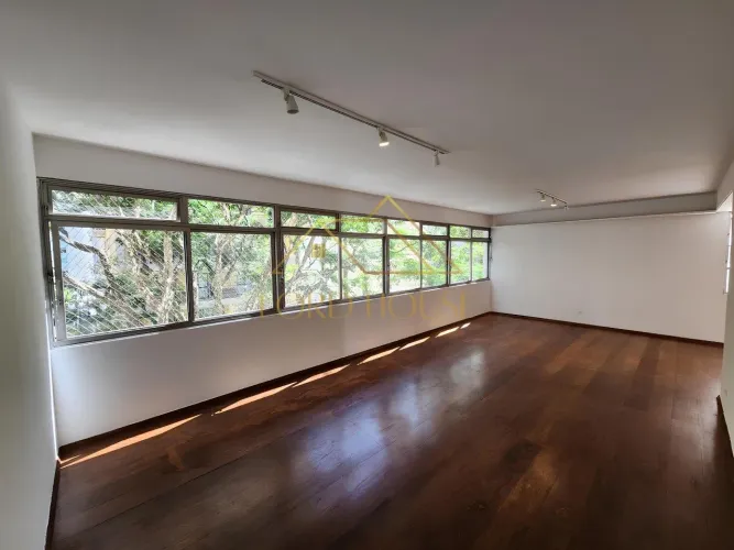 Apartamento para locação com 178m² no Jardins. O imóvel possui 3 quartos, sendo 1 suíte e