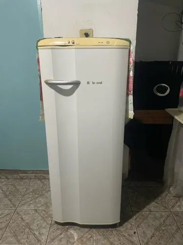 Geladeira eletrolux