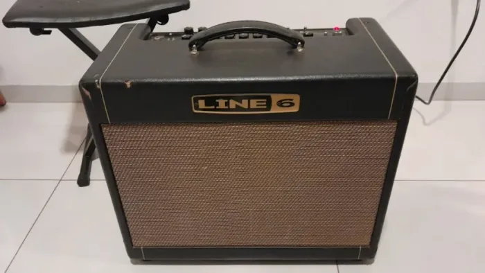 Amplificador Valvulado Line 6 Dt-series Dt25 112 Para Guitarra De 25w
