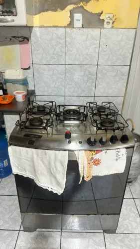 Fogao 5 bocas (Só está funcionando Uma)